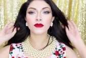 Mastering Elegance- Creating Your Own Pearl Collar Necklace