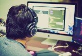 Complete Bootstrap 4 course build 3 projects