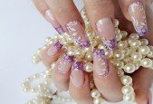 Nail art course with acrylic paints